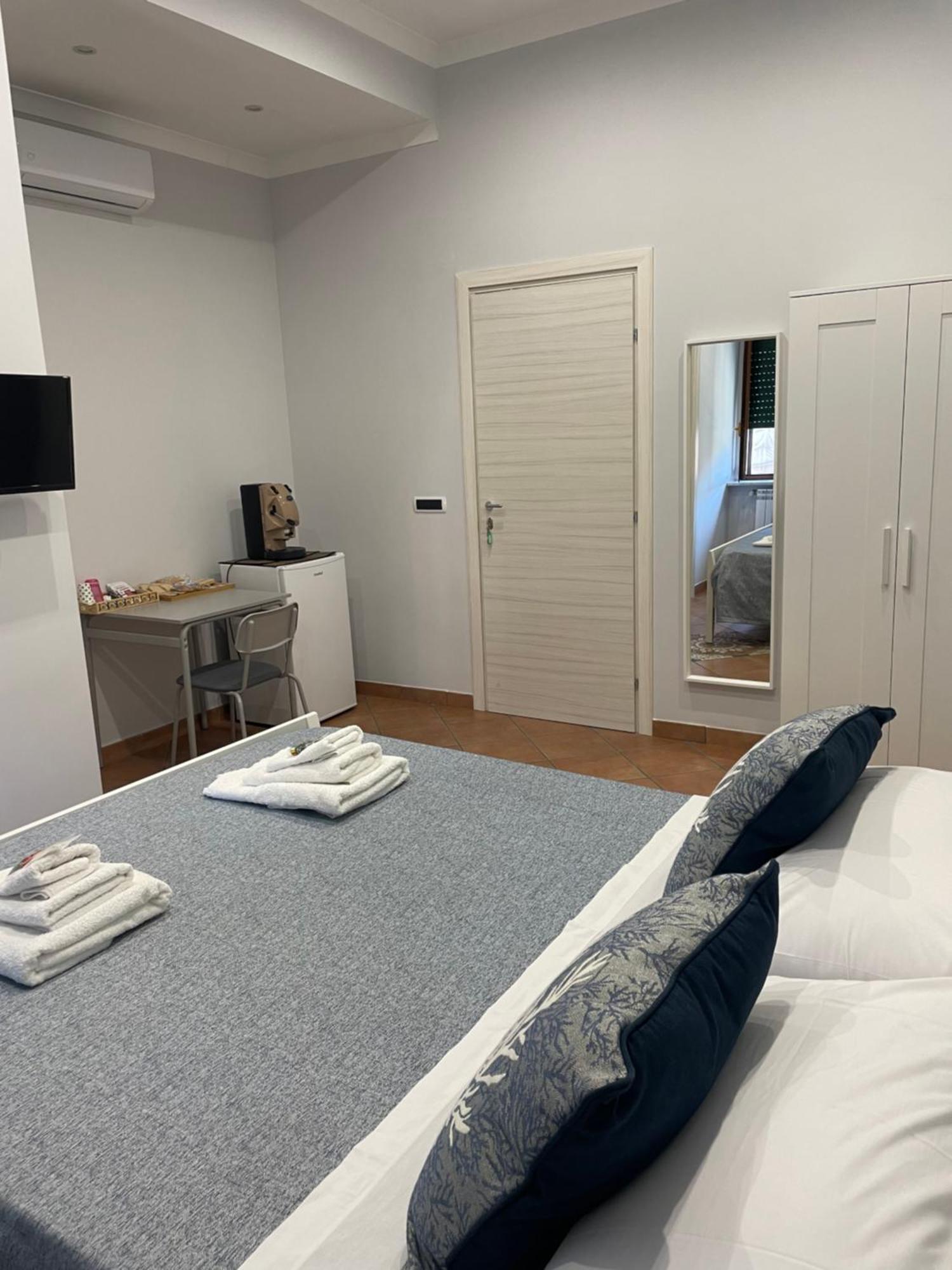 נאפולי Manu'S Room מראה חיצוני תמונה
